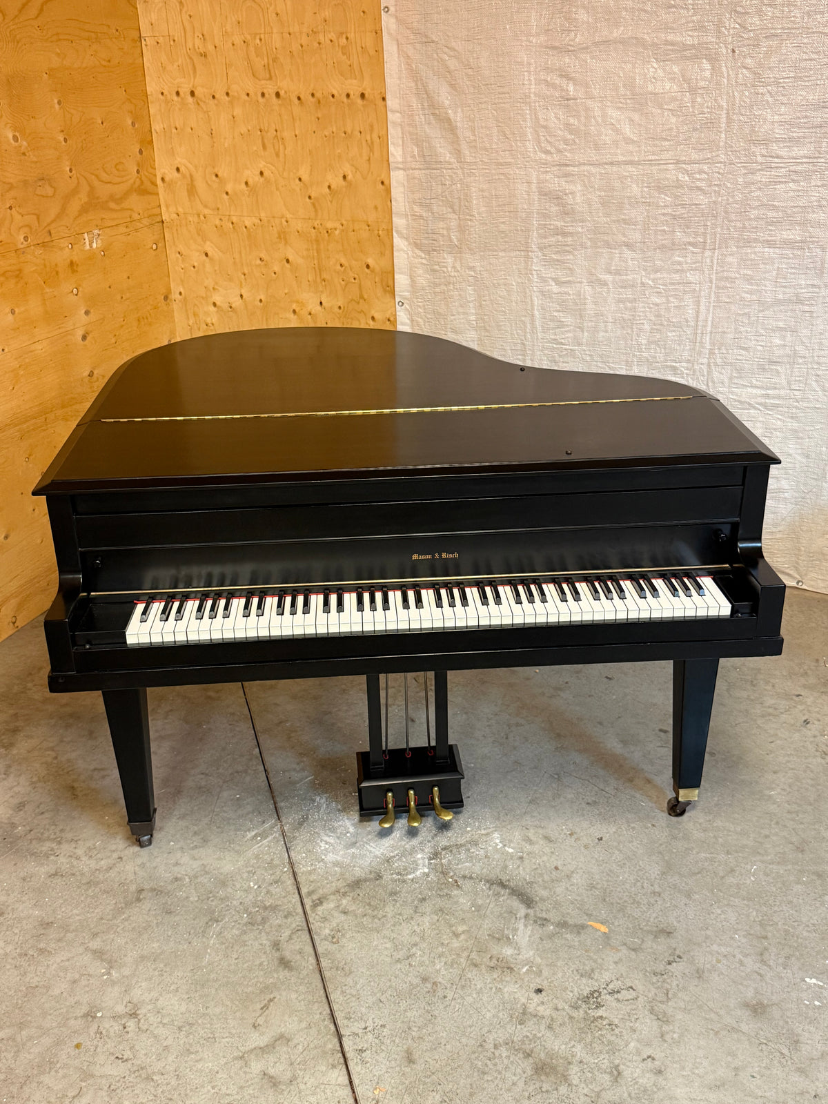 Used Mason & Risch baby grand piano in satin ebony – photo 9