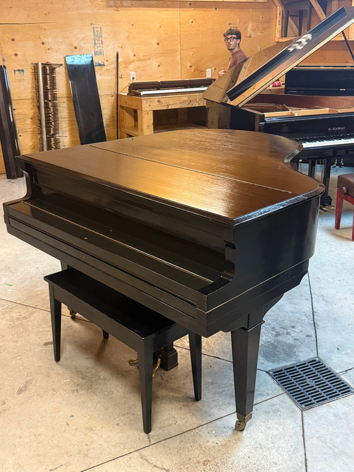Piano à queue Hardman remis à neuf – Livraison incluse