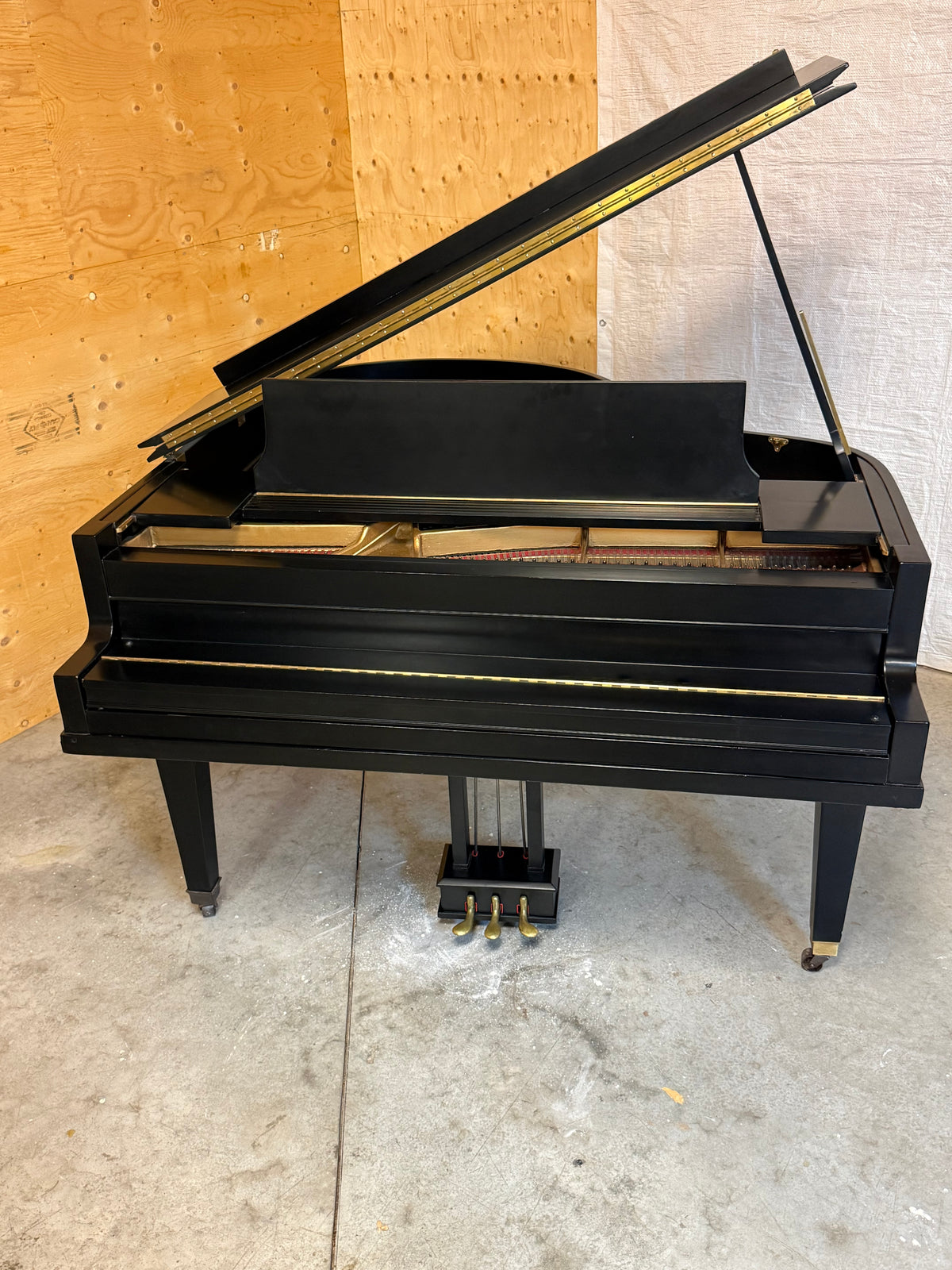 Used Mason & Risch baby grand piano in satin ebony – photo 7