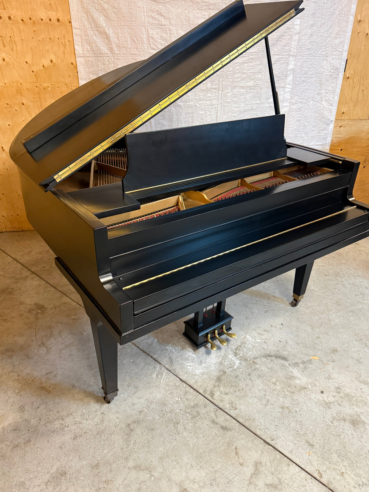 Used Mason & Risch baby grand piano in satin ebony – photo 6