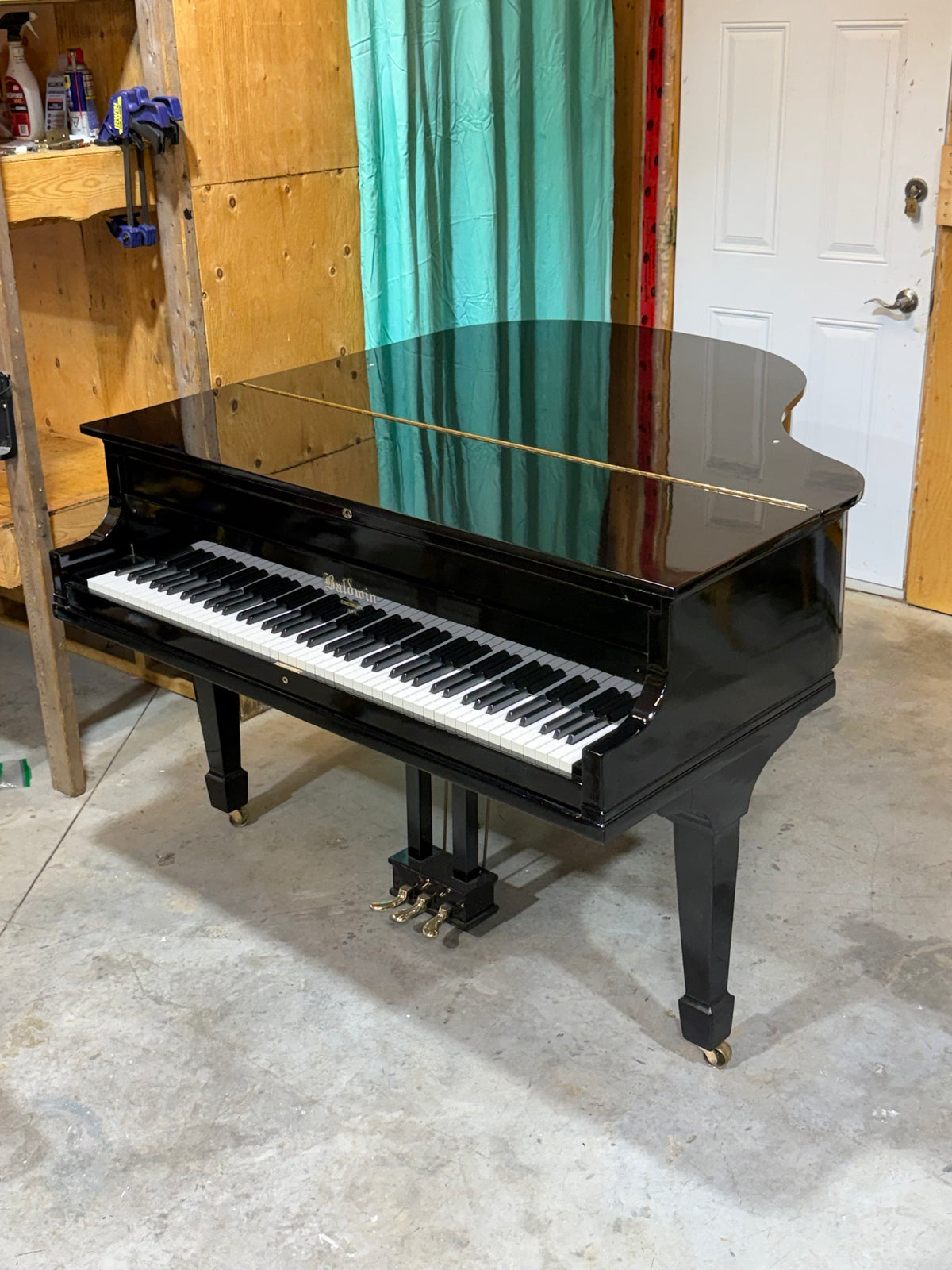 Baldwin grand piano polished ebony, lid closed
