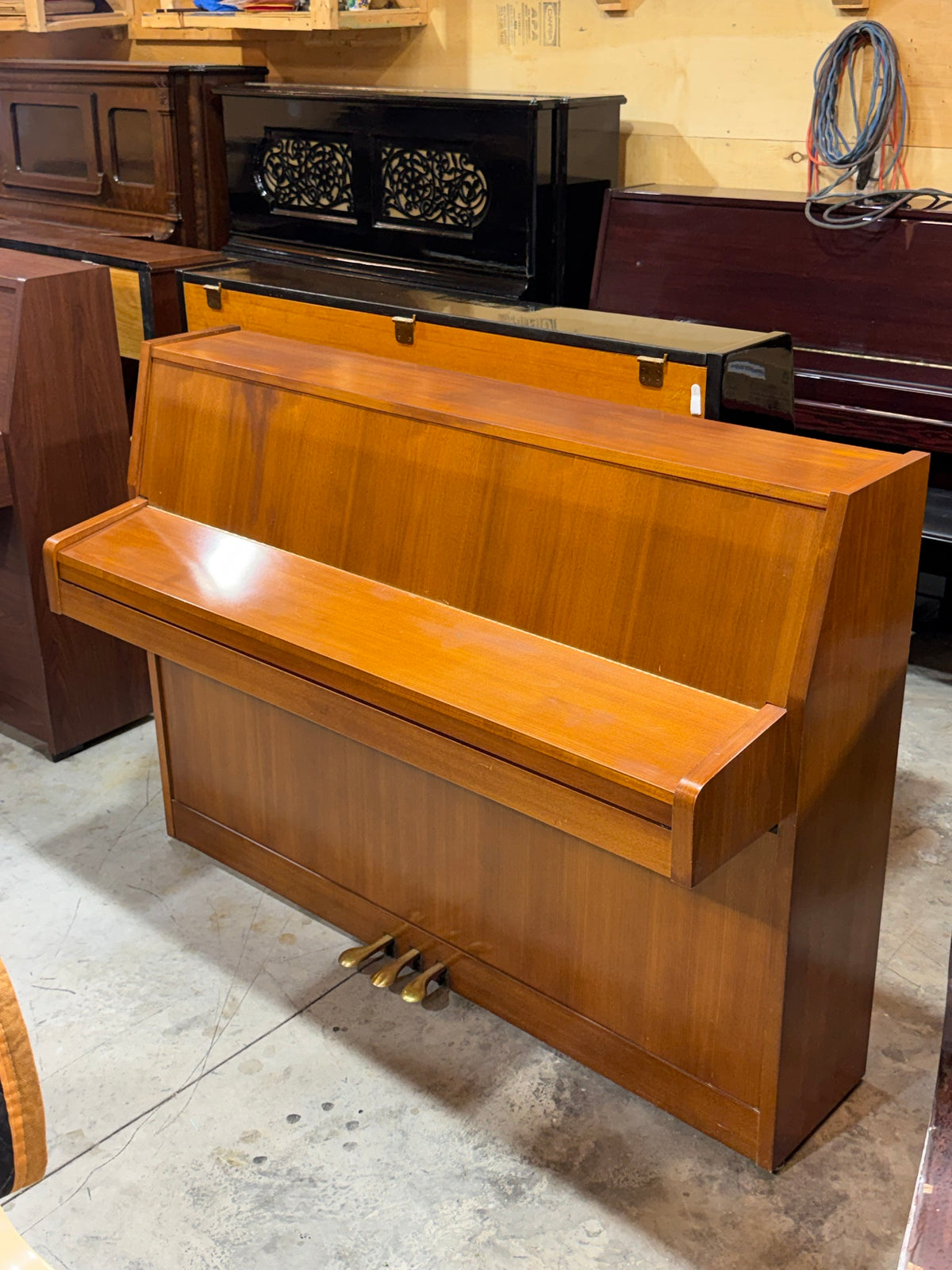Used Baldwin upright piano with fallboard closed
