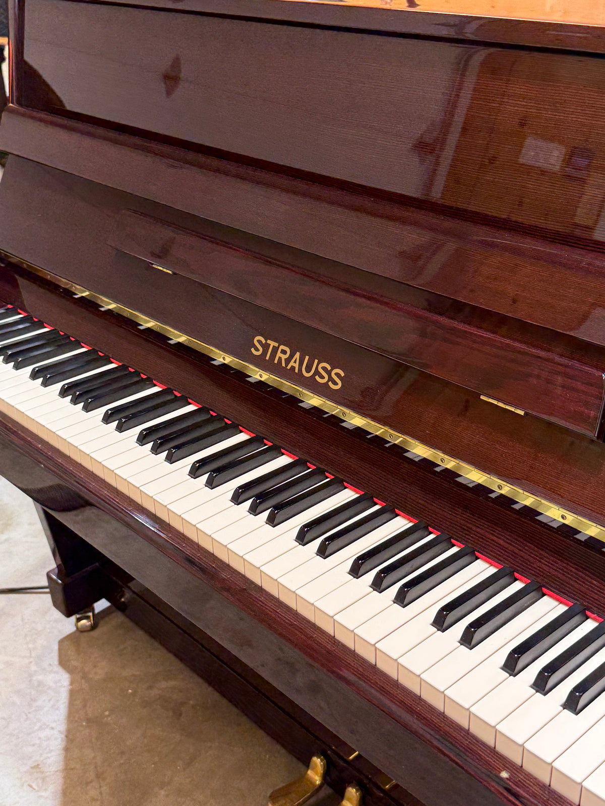 Strauss nameboard and keyboard close-up