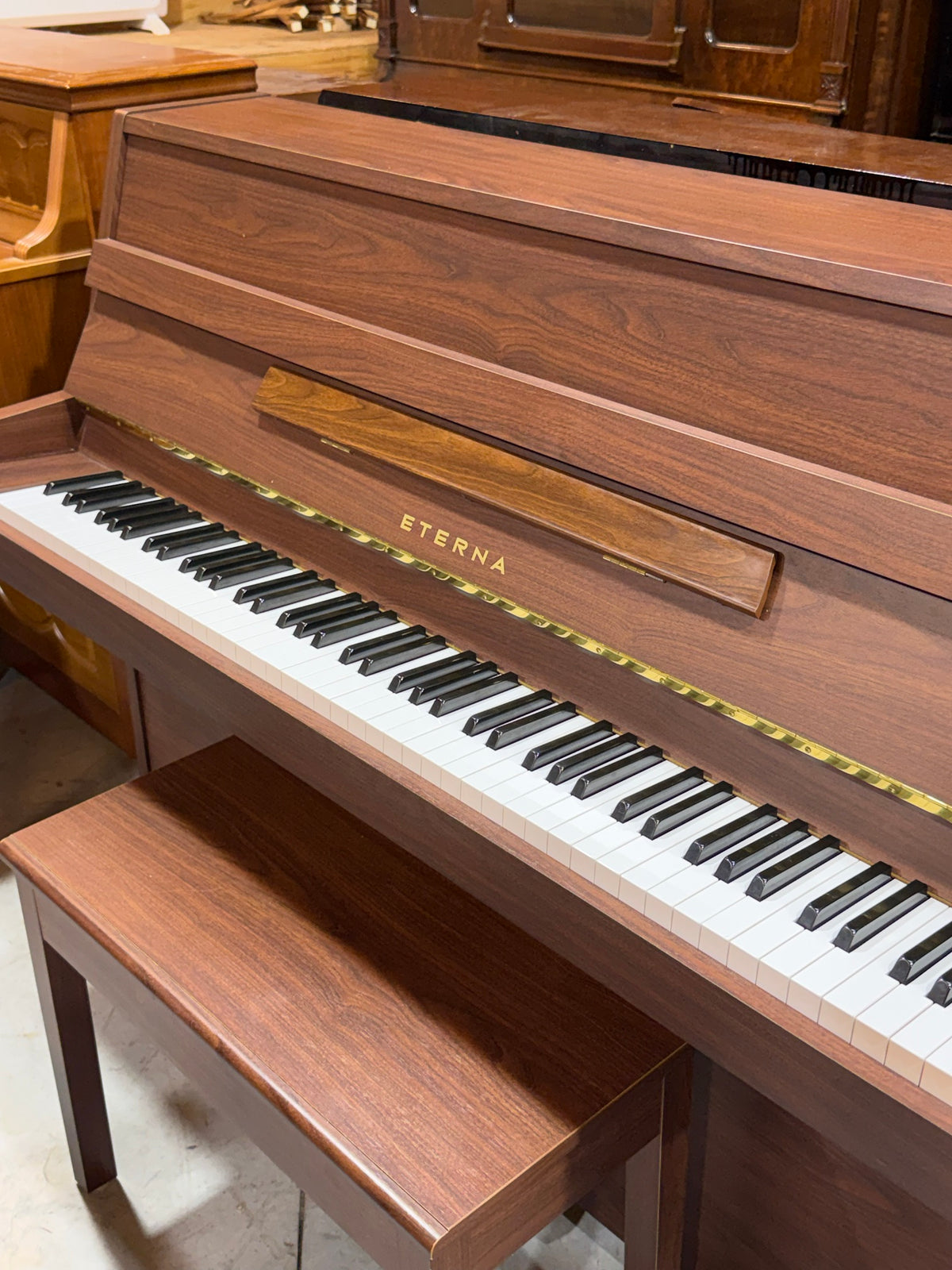 Eterna nameboard and keyboard, Yamaha upright piano